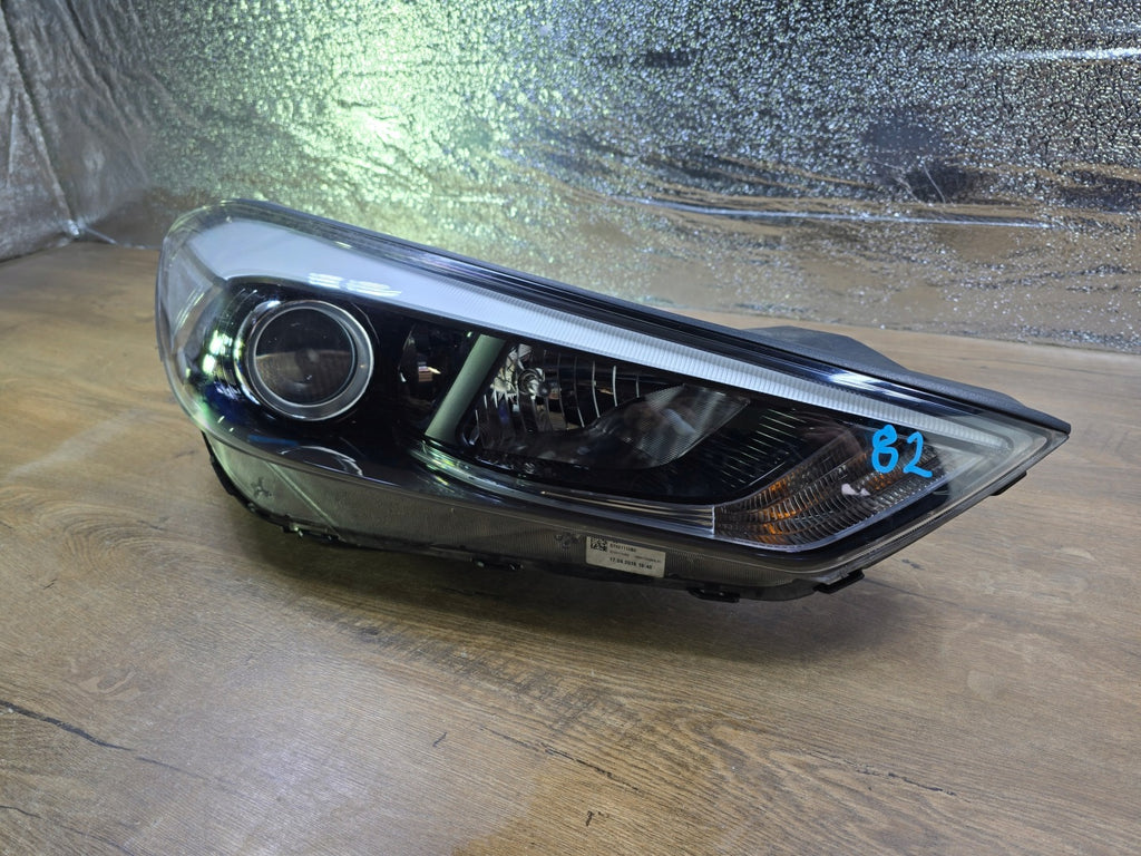 Frontscheinwerfer Hyundai Tucson D7921110B0 Rechts Scheinwerfer Headlight SCH5408926692ke