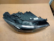 Laden Sie das Bild in den Galerie-Viewer, Frontscheinwerfer VW Passat 3J1941030 LED Rechts Scheinwerfer Headlight SCH3583184529ez