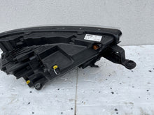 Load image into Gallery viewer, Frontscheinwerfer Skoda Kamiq Links Scheinwerfer Headlight SCH4748767120ep