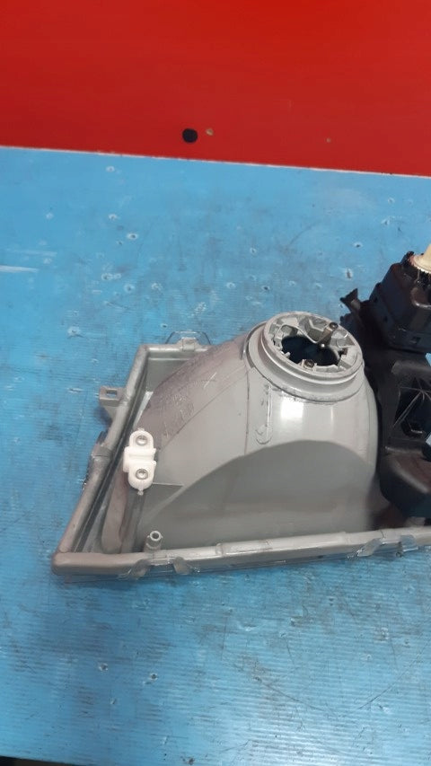 Frontscheinwerfer Toyota Hilux VI 81130-35360 217102742 Rechts Headlight SCH3765464230ez