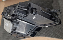 Laden Sie das Bild in den Galerie-Viewer, Frontscheinwerfer Skoda Karoq 57B941015C 57B941015D Links Scheinwerfer Headlight SCH6385987867il