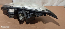 Laden Sie das Bild in den Galerie-Viewer, Frontscheinwerfer Renault Laguna III 260100035R Xenon Rechts Headlight