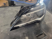 Laden Sie das Bild in den Galerie-Viewer, Frontscheinwerfer Opel Astra 39047198 Links Scheinwerfer Headlight SCH1010950004cw