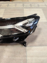 Laden Sie das Bild in den Galerie-Viewer, Frontscheinwerfer Dacia Sandero 260607161R LED Links Scheinwerfer Headlight SCH7060721245xs