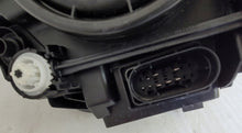 Laden Sie das Bild in den Galerie-Viewer, Frontscheinwerfer Mercedes-Benz Citan W420 A4209060000 260607636R LED Links