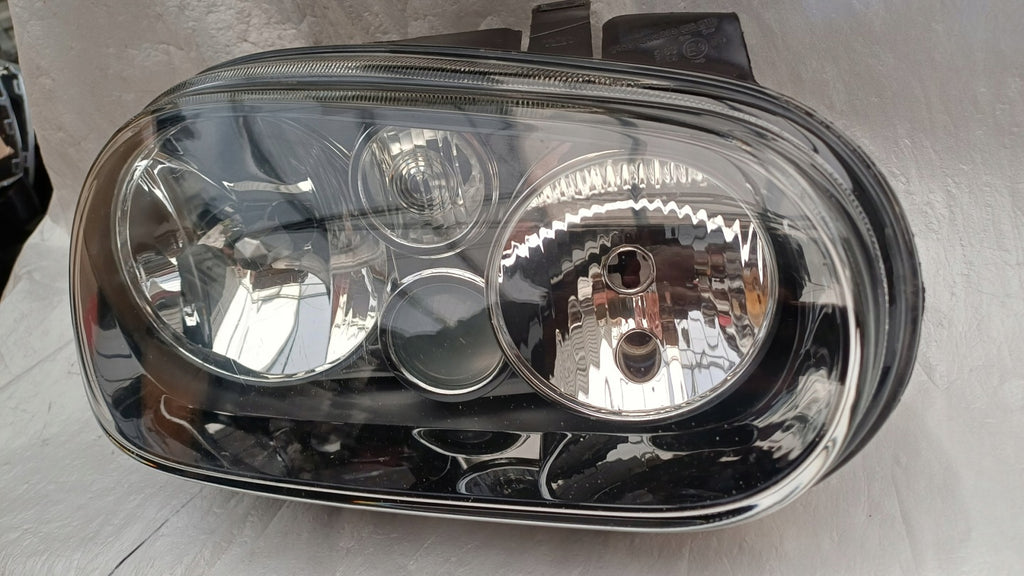 Frontscheinwerfer VW Golf 1J1941015N Ein Stück (Rechts oder Links) Headlight SCH2624041248ps