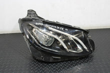 Load image into Gallery viewer, Frontscheinwerfer Mercedes-Benz W213 A2139067806 LED Ein Satz Headlight SCH8990701299og