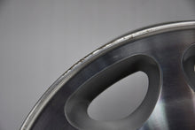 Laden Sie das Bild in den Galerie-Viewer, 1x Alufelge 15 Zoll 7.0" 5x120 41ET Glanz A1244011902 Mercedes-Benz A124 FEL8859987146cl