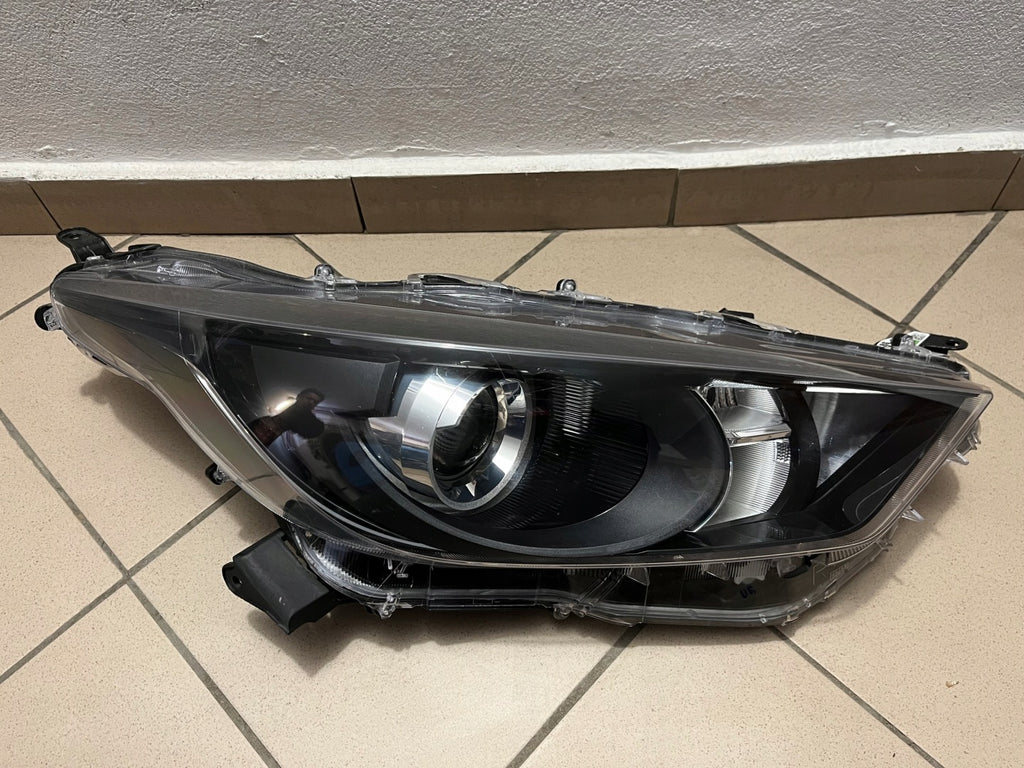 Frontscheinwerfer Toyota 4 Yaris Rechts Scheinwerfer Headlight SCH4706819886jd