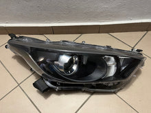 Laden Sie das Bild in den Galerie-Viewer, Frontscheinwerfer Toyota 4 Yaris Rechts Scheinwerfer Headlight SCH4706819886jd