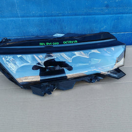 Frontscheinwerfer Skoda Octavia IV 5E4941010 Rechts Scheinwerfer Headlight SCH8787144332ap