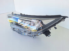 Laden Sie das Bild in den Galerie-Viewer, Frontscheinwerfer Toyota V 85122000 LED Links Scheinwerfer Headlight SCH5018905625ti