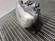 Laden Sie das Bild in den Galerie-Viewer, Frontscheinwerfer Dacia Sandero 260607877R Links Scheinwerfer Headlight SCH9838205756xf