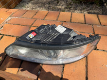 Laden Sie das Bild in den Galerie-Viewer, Frontscheinwerfer Volvo S40 31299597 Links Scheinwerfer Headlight SCH8937423520op