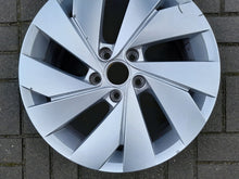 Laden Sie das Bild in den Galerie-Viewer, 1x Alufelge 17 Zoll 7.0" 5x112 51ET 5H0601025C VW Rim Wheel FEL8868345450tg