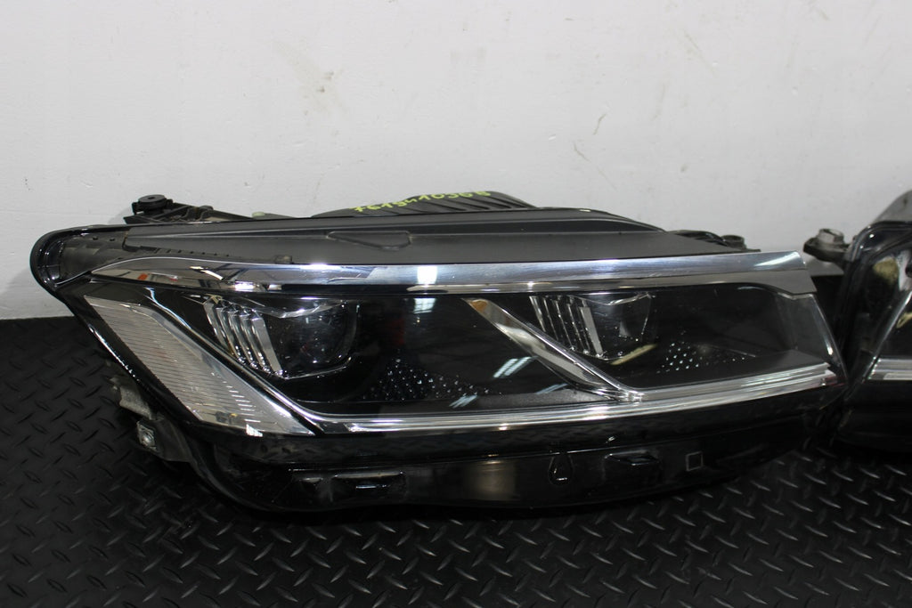 Frontscheinwerfer VW Touareg 761941035B 761941036B LED Ein Satz Headlight SCH7102179282vk