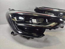 Laden Sie das Bild in den Galerie-Viewer, Frontscheinwerfer Renault Megane IV 260601093R Ein Satz Scheinwerfer Headlight SCH2814400534ym