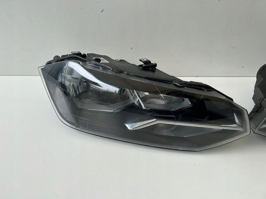 Frontscheinwerfer VW Polo 2G1941005 2G1941006 Ein Satz Scheinwerfer Headlight