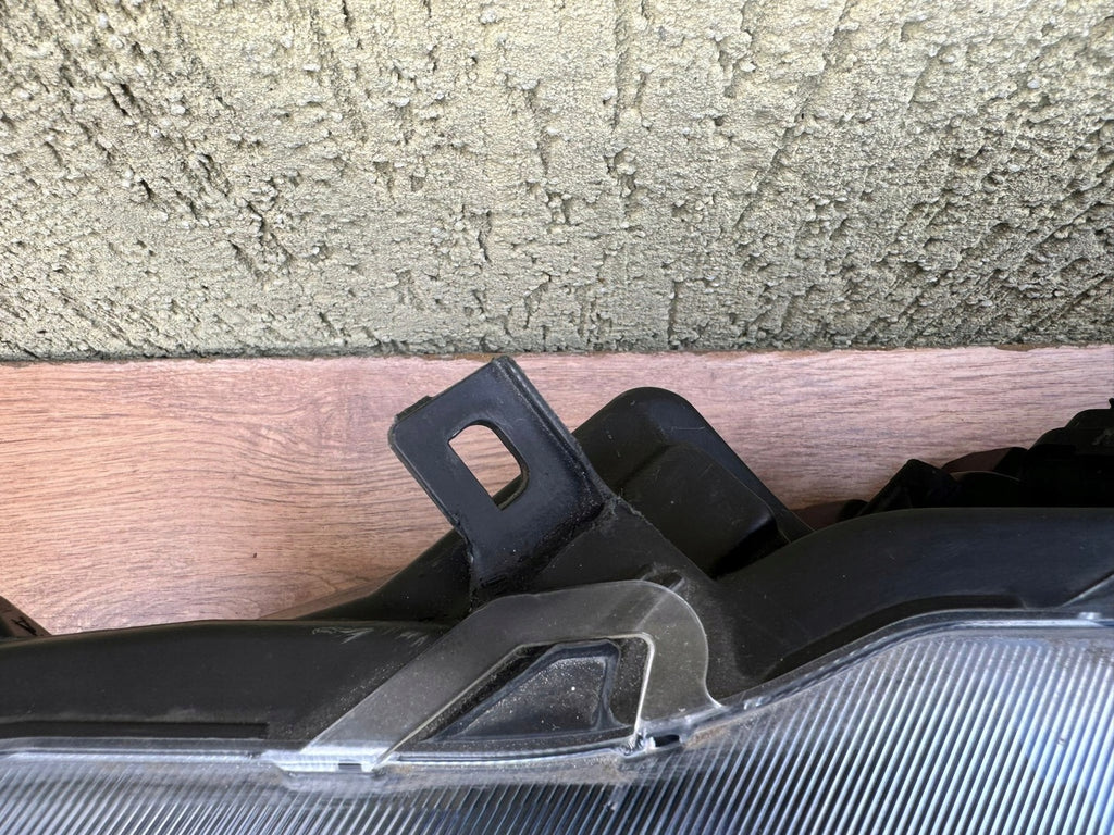 Frontscheinwerfer Toyota 4 Yaris Full LED Ein Stück (Rechts oder Links)