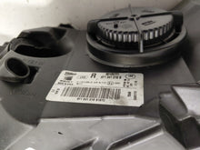 Laden Sie das Bild in den Galerie-Viewer, Frontscheinwerfer Seat Ibiza I V 6F1941016B Rechts Scheinwerfer Headlight SCH1527830134ot