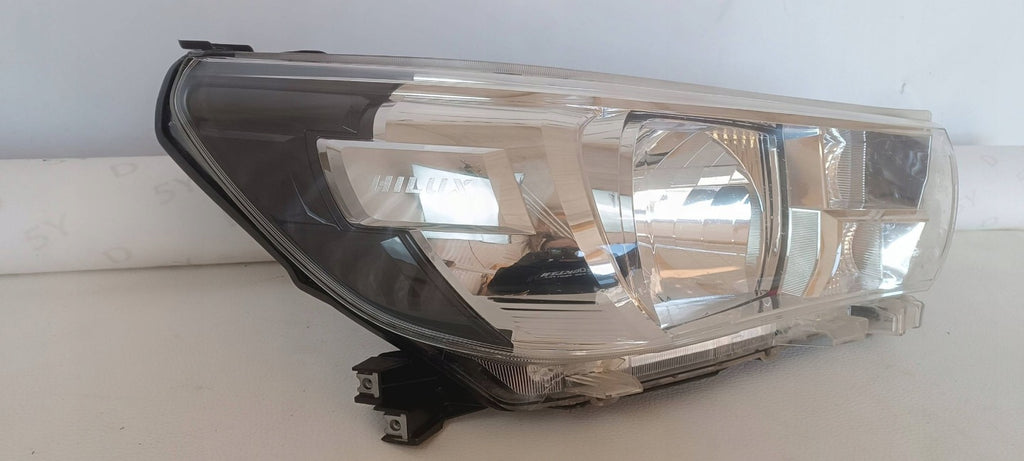 Frontscheinwerfer Toyota Hilux VIII Rechts Scheinwerfer Headlight SCH4263361045oi