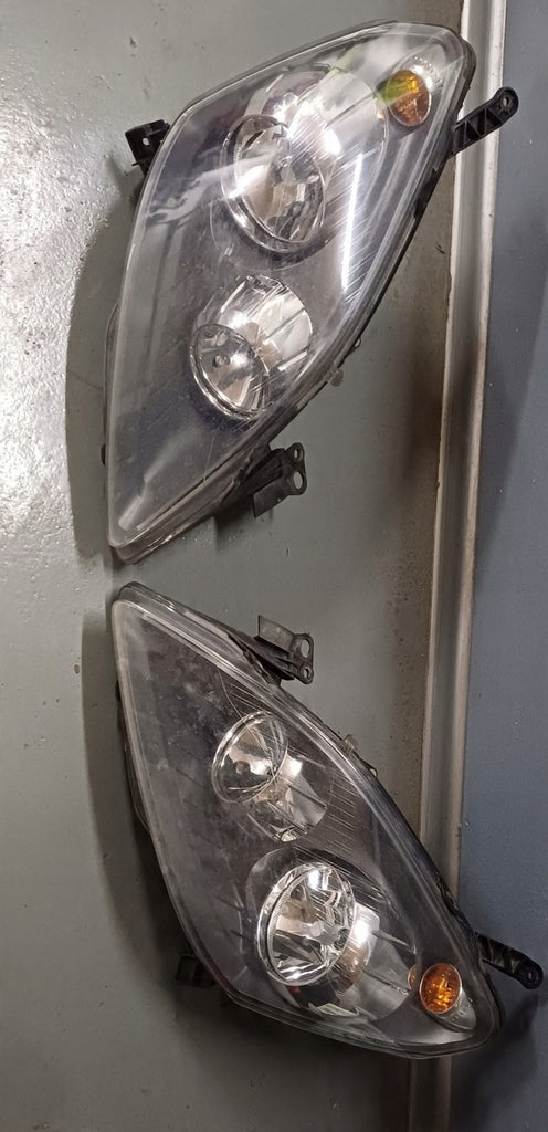 Frontscheinwerfer Opel Zafira B Ein Stück (Rechts oder Links) Headlight