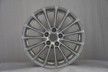 Laden Sie das Bild in den Galerie-Viewer, 1x Alufelge 17 Zoll 7.5" 5x112 51ET Glanz Silber 8V0601025BN Audi Rim Wheel FEL3603808494bj