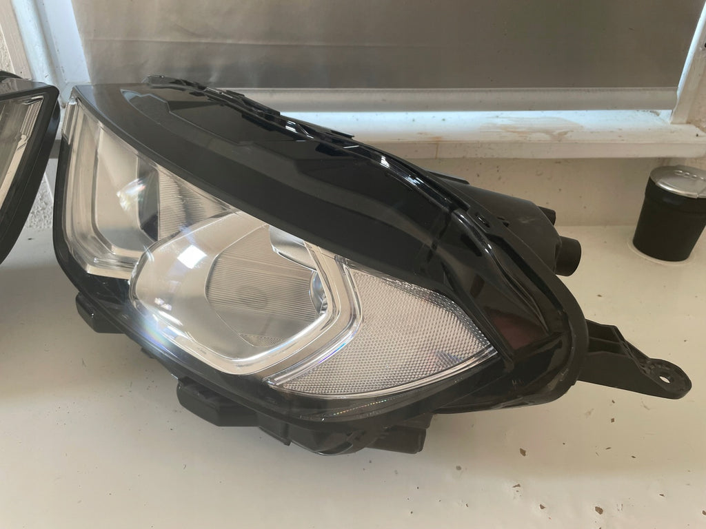 Frontscheinwerfer Ford Ecosport MN15-13E015-AE LED Ein Stück (Rechts oder Links)