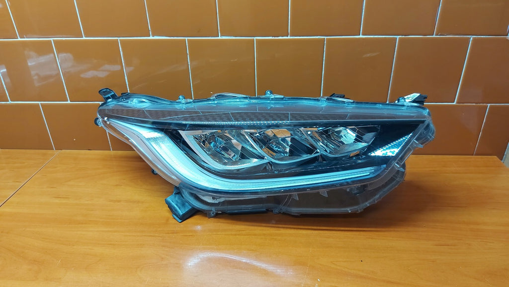 Frontscheinwerfer Toyota Yaris LED Ein Stück (Rechts oder Links) Headlight