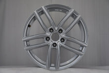 Laden Sie das Bild in den Galerie-Viewer, 1x Alufelge 17 Zoll 7.5" 5x112 46ET Glanz Rim Wheel FEL2151655677gn