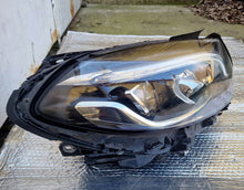 Laden Sie das Bild in den Galerie-Viewer, Frontscheinwerfer Mercedes-Benz W246 A2469066201 Xenon Rechts Headlight SCH2517754790nv