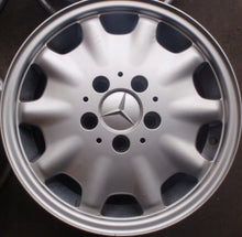 Load image into Gallery viewer, 4x Alufelge 15 Zoll 7.0&quot; 5x112 37ET Glanz Silber 2104010102 Mercedes-Benz