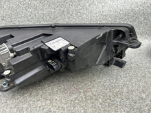 Laden Sie das Bild in den Galerie-Viewer, Frontscheinwerfer Skoda Octavia IV 5E4941015A Links Scheinwerfer Headlight SCH1544393764zb