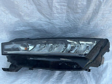 Laden Sie das Bild in den Galerie-Viewer, Frontscheinwerfer Skoda Octavia I 5E4941015 E258CB-153D29 Links Headlight SCH3595109943oa