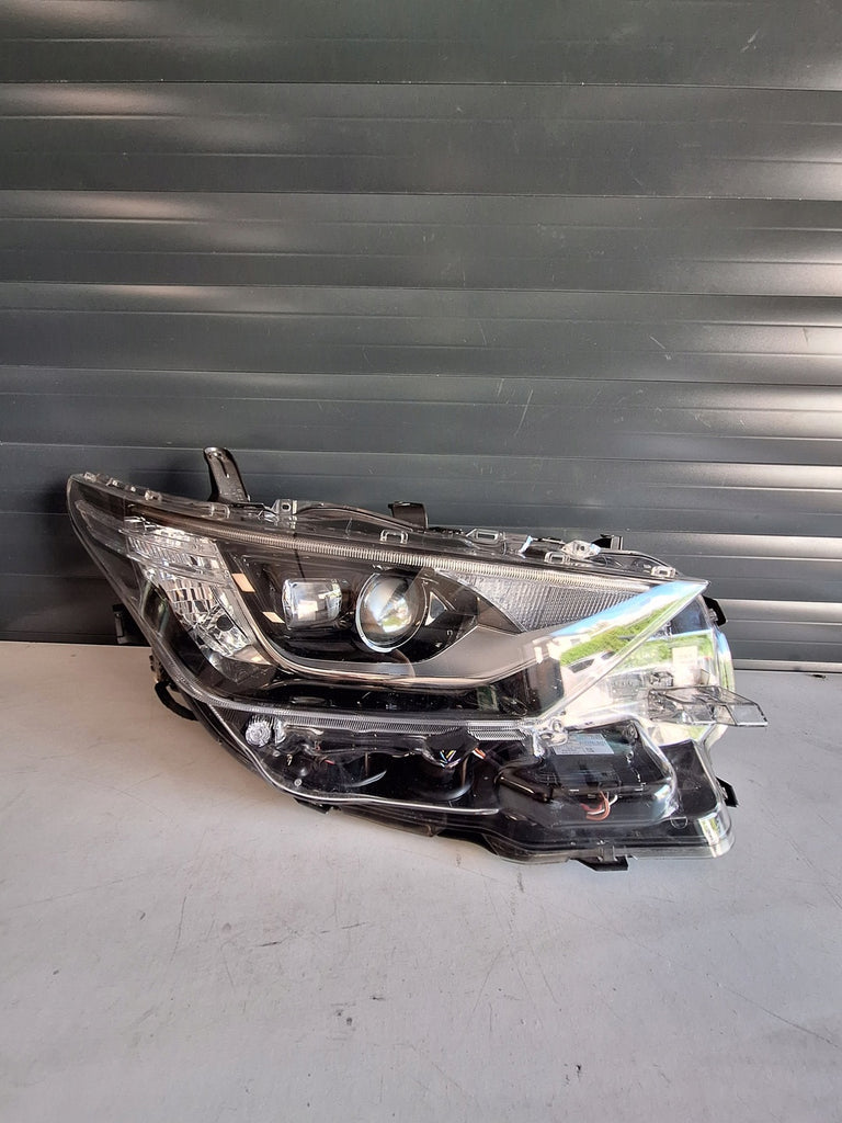 Frontscheinwerfer Toyota Auris 81110-02K60 LED Rechts Scheinwerfer Headlight