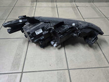 Load image into Gallery viewer, Frontscheinwerfer Mitsubishi Outlander I 8301D3-31 Links Scheinwerfer Headlight SCH8883458194wu