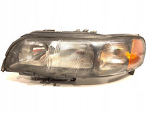 Laden Sie das Bild in den Galerie-Viewer, Frontscheinwerfer Volvo V70 II 89004538 Links Scheinwerfer Headlight SCH4477181939bx
