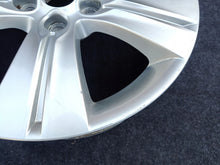Load image into Gallery viewer, 1x Alufelge 17 Zoll 6.5" 5x114.3 35ET Glanz Silber 52910-3U200 Kia Sportage FEL1144282739md