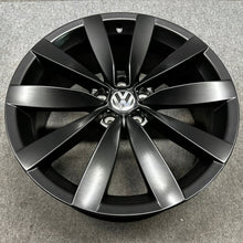 Laden Sie das Bild in den Galerie-Viewer, 4x Alufelge 19 Zoll 8.0" 5x112 41ET Glanz Silber 1K8601025C VW Scirocco Passat FEL5277274442tt
