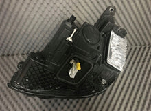 Laden Sie das Bild in den Galerie-Viewer, Frontscheinwerfer Mercedes-Benz W213 A2139067606 Rechts Scheinwerfer Headlight SCH7977422757qc