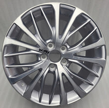 Laden Sie das Bild in den Galerie-Viewer, 1x Alufelge 18 Zoll 8.0" 5x114.3 50ET Glanz Silber 42611-06E50 Toyota Avensis FEL1982342352uf