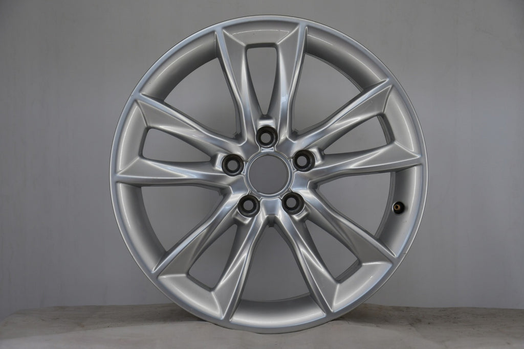 1x Alufelge 17 Zoll 7.5" 5x112 51ET Glanz Silber 8V0601025E Audi Rim Wheel