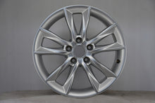 Load image into Gallery viewer, 1x Alufelge 17 Zoll 7.5&quot; 5x112 51ET Glanz Silber 8V0601025E Audi Rim Wheel