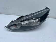 Laden Sie das Bild in den Galerie-Viewer, Frontscheinwerfer Ford Focus F1EB13W030AG Links Scheinwerfer Headlight SCH3680966213gp