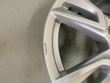 Laden Sie das Bild in den Galerie-Viewer, 1x Alufelge 18 Zoll 7.5&quot; 5x108 50ET Glanz Silber 31362866 Volvo Xc60 Ii