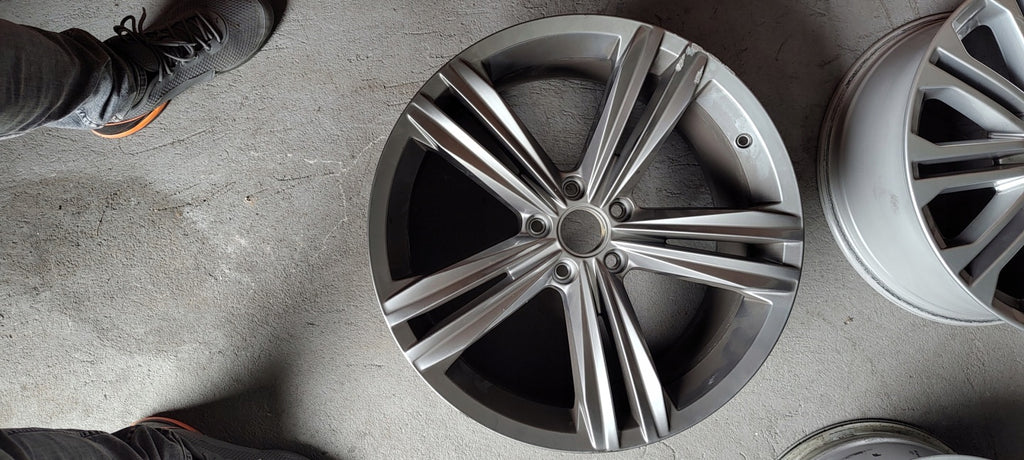 1x Alufelge 19 Zoll 8.5" 5x112 38ET Glanz Schwarz 5NN601025R VW Tiguan Rim Wheel FEL2350257075up