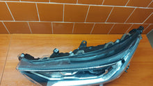 Laden Sie das Bild in den Galerie-Viewer, Frontscheinwerfer Toyota V 81185-42A33 LED Links Scheinwerfer Headlight SCH8742559345gc