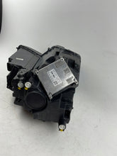Laden Sie das Bild in den Galerie-Viewer, Frontscheinwerfer Skoda Karoq 57B941015C Links Scheinwerfer Headlight SCH2383155772zd