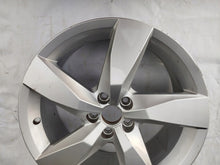 Load image into Gallery viewer, 1x Alufelge 17 Zoll 6.5&quot; 5x112 39ET Glanz Silber 2GM601025A VW T-Cross Rim Wheel