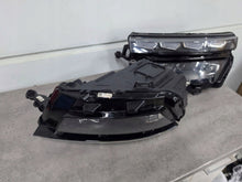 Laden Sie das Bild in den Galerie-Viewer, Frontscheinwerfer Skoda Kamiq 0021377709 658941015B Ein Satz Headlight SCH2896311425ne
